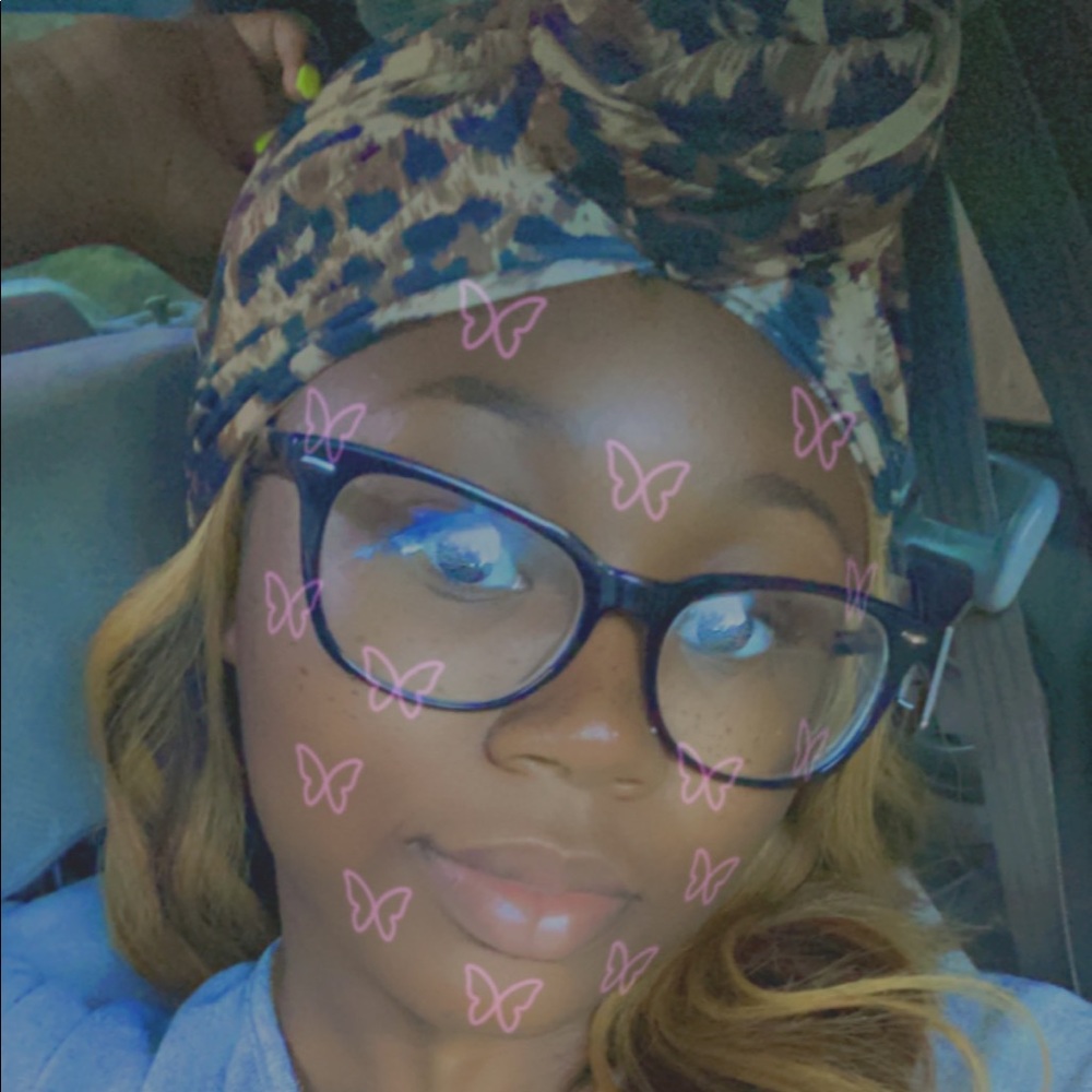 Meet your Posher, Shakedria